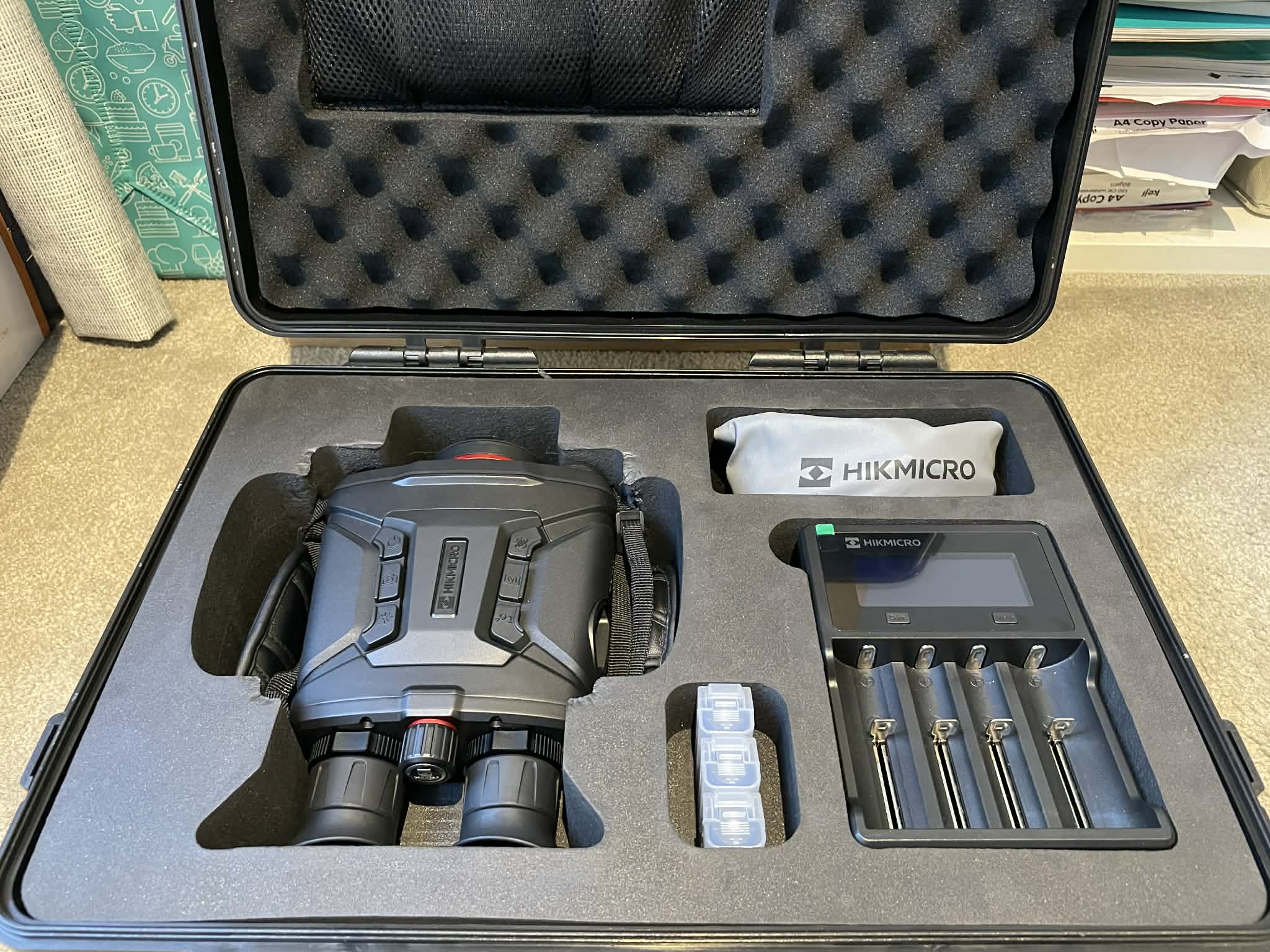 HIKMICRO Raptor RQ50L Multi Spectrum Binoculars (Demo) hardshell case closeup