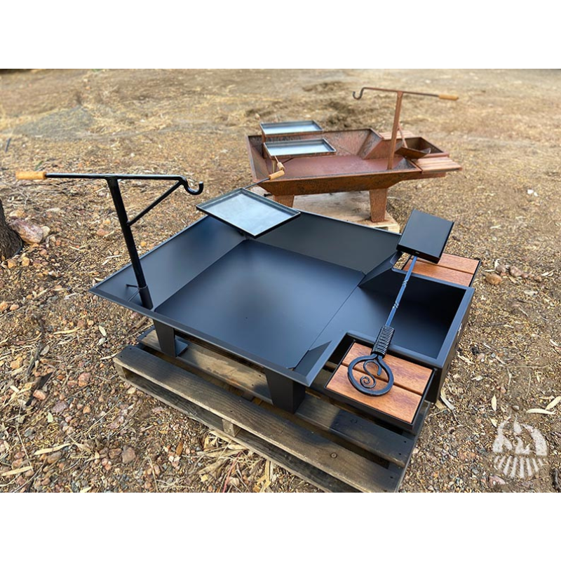 Iron and Fire Camp Oven Pit Marketing Image Black Top View